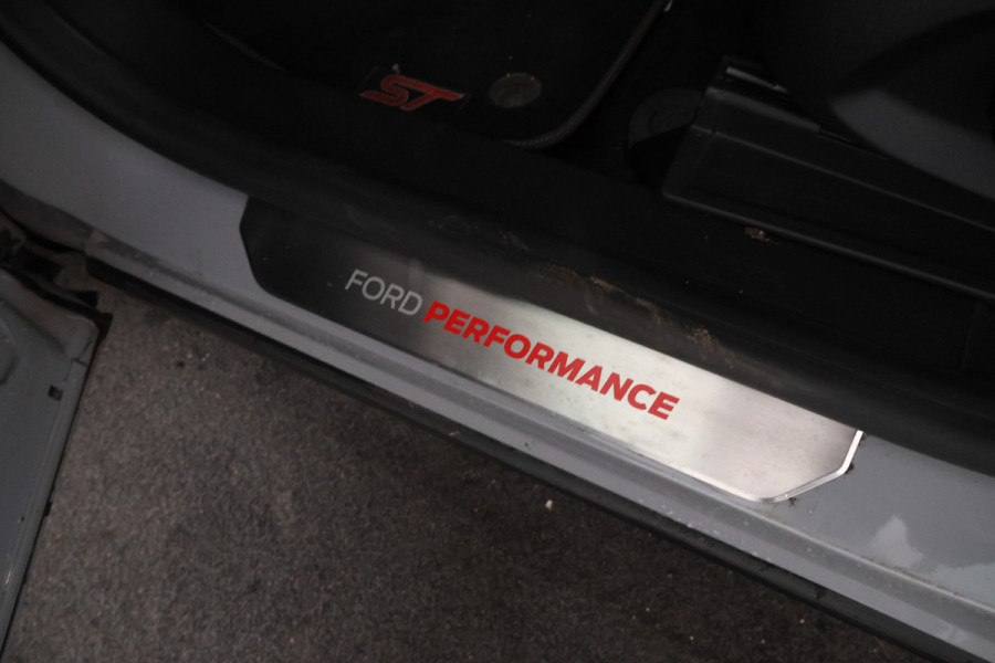 Ford Puma 1.5 EcoBoost ST-X 200pk! Panorama, Recaro etc. etc.