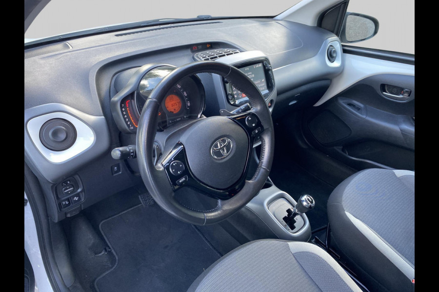 Toyota Aygo 1.0 VVT-i x-joy Toyota Aygo 1.0 VVT-i x-joy
