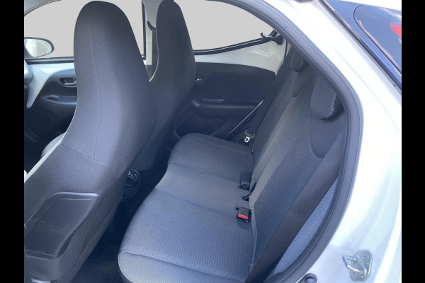 Toyota Aygo 1.0 VVT-i x-joy Toyota Aygo 1.0 VVT-i x-joy