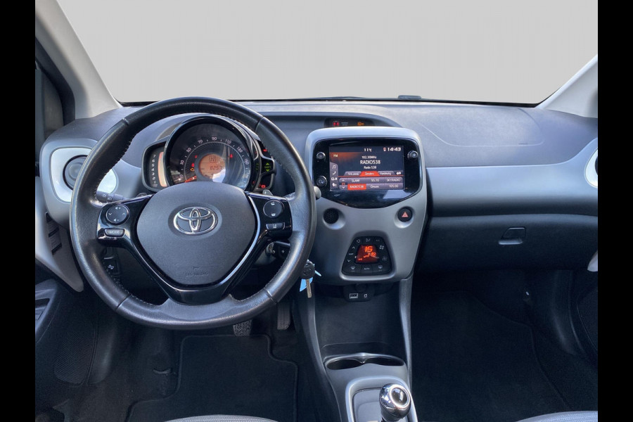 Toyota Aygo 1.0 VVT-i x-joy Toyota Aygo 1.0 VVT-i x-joy