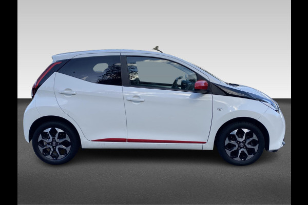 Toyota Aygo 1.0 VVT-i x-joy Toyota Aygo 1.0 VVT-i x-joy