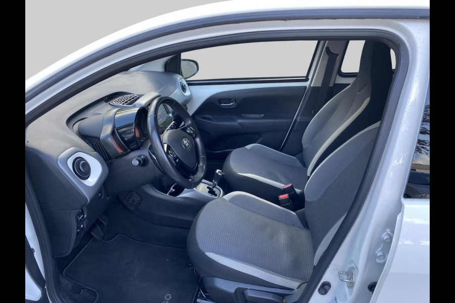 Toyota Aygo 1.0 VVT-i x-joy Toyota Aygo 1.0 VVT-i x-joy