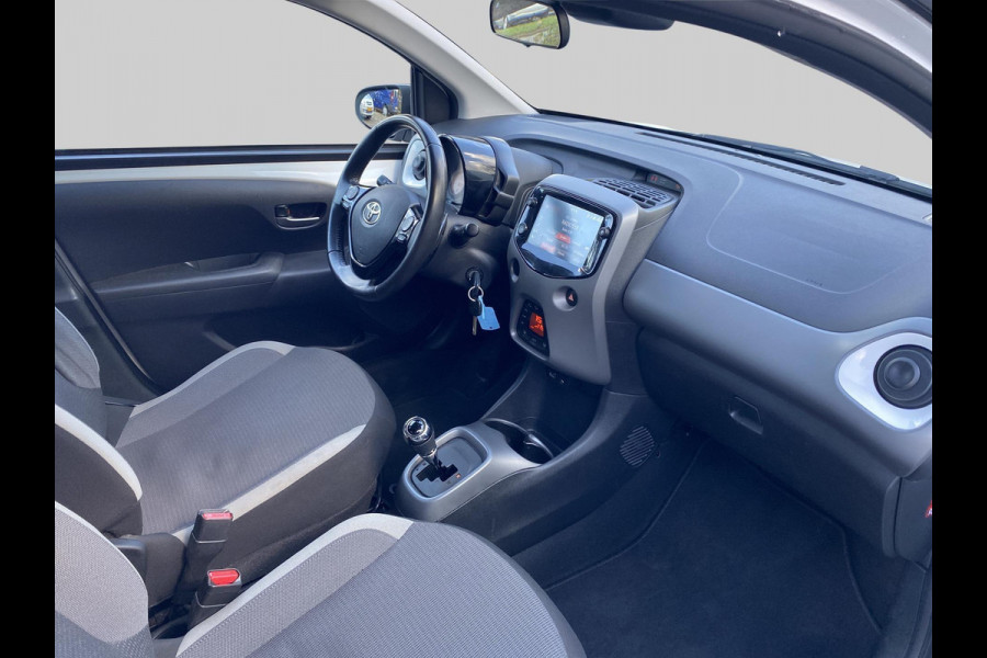 Toyota Aygo 1.0 VVT-i x-joy Toyota Aygo 1.0 VVT-i x-joy