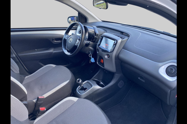 Toyota Aygo 1.0 VVT-i x-joy Toyota Aygo 1.0 VVT-i x-joy