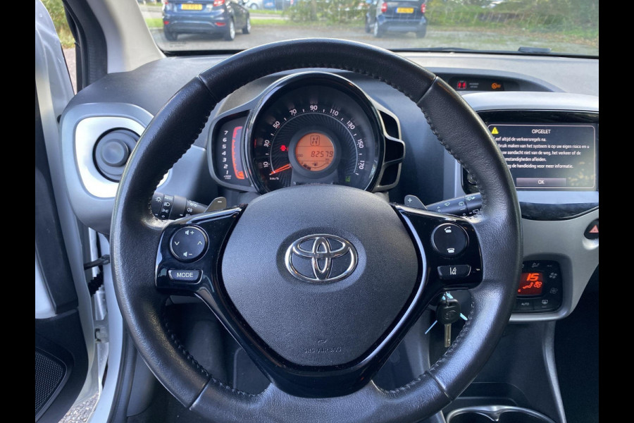 Toyota Aygo 1.0 VVT-i x-joy Toyota Aygo 1.0 VVT-i x-joy