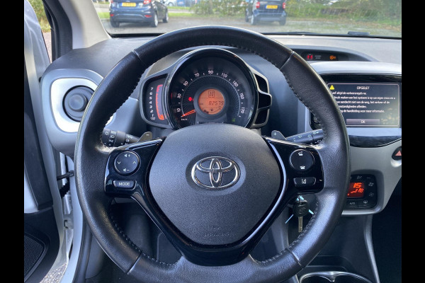 Toyota Aygo 1.0 VVT-i x-joy Toyota Aygo 1.0 VVT-i x-joy