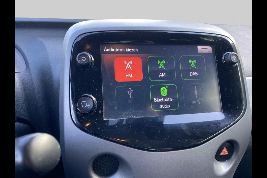 Toyota Aygo 1.0 VVT-i x-joy Toyota Aygo 1.0 VVT-i x-joy