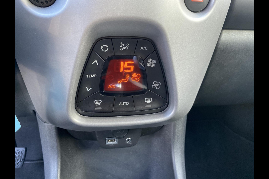 Toyota Aygo 1.0 VVT-i x-joy Toyota Aygo 1.0 VVT-i x-joy