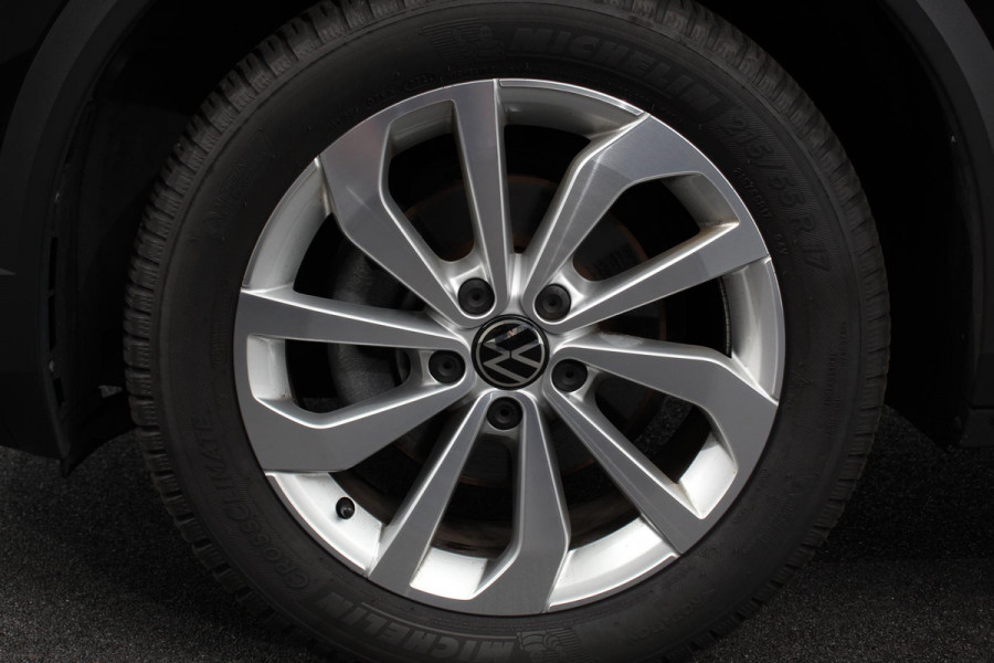 Volkswagen T-Roc 1.5 TSI 150pk DSG Style | Navigatie | Climate Control | Parkeer sensoren | Adaptive Cruise Control | Led | Dab Volkswagen T-Roc 1.5 TSI 150pk DSG Style | Navigatie | Climate Control | Parkeer sensoren | Adaptive Cruise Control | Led | Dab