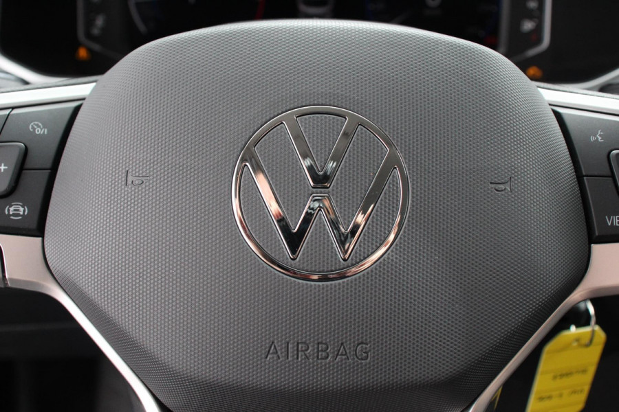 Volkswagen T-Roc 1.5 TSI 150pk DSG Style | Navigatie | Climate Control | Parkeer sensoren | Adaptive Cruise Control | Led | Dab Volkswagen T-Roc 1.5 TSI 150pk DSG Style | Navigatie | Climate Control | Parkeer sensoren | Adaptive Cruise Control | Led | Dab