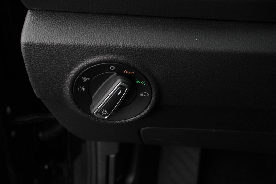 Volkswagen T-Roc 1.5 TSI 150pk DSG Style | Navigatie | Climate Control | Parkeer sensoren | Adaptive Cruise Control | Led | Dab Volkswagen T-Roc 1.5 TSI 150pk DSG Style | Navigatie | Climate Control | Parkeer sensoren | Adaptive Cruise Control | Led | Dab