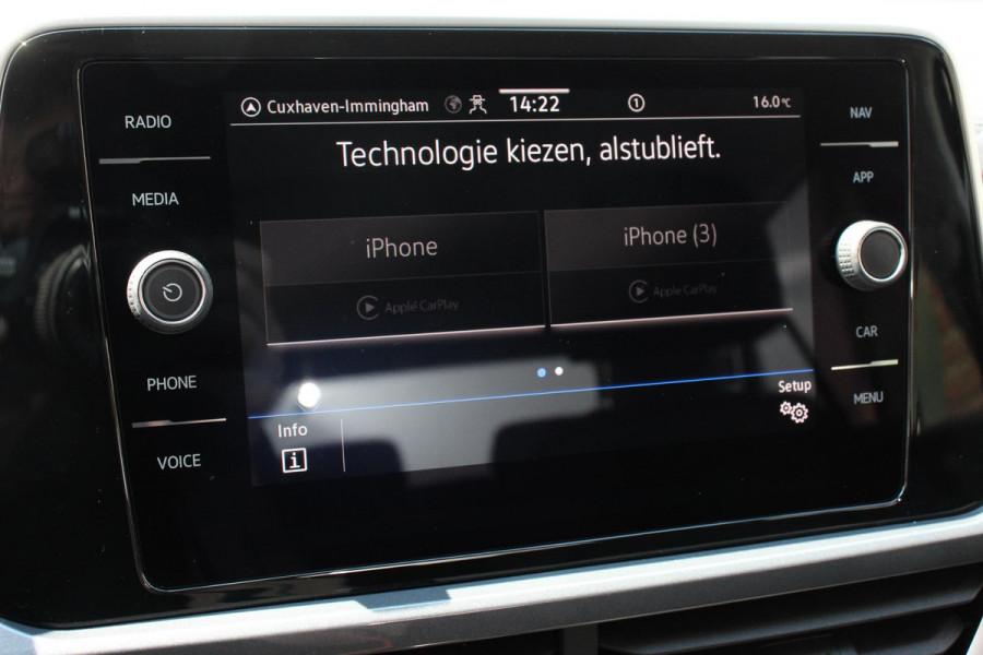 Volkswagen T-Roc 1.5 TSI 150pk DSG Style | Navigatie | Climate Control | Parkeer sensoren | Adaptive Cruise Control | Led | Dab Volkswagen T-Roc 1.5 TSI 150pk DSG Style | Navigatie | Climate Control | Parkeer sensoren | Adaptive Cruise Control | Led | Dab