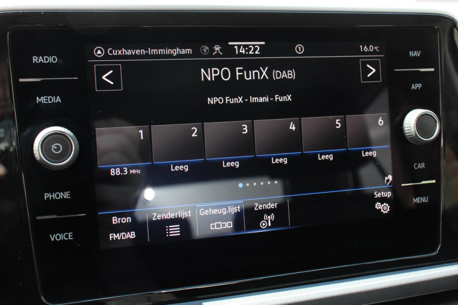 Volkswagen T-Roc 1.5 TSI 150pk DSG Style | Navigatie | Climate Control | Parkeer sensoren | Adaptive Cruise Control | Led | Dab Volkswagen T-Roc 1.5 TSI 150pk DSG Style | Navigatie | Climate Control | Parkeer sensoren | Adaptive Cruise Control | Led | Dab