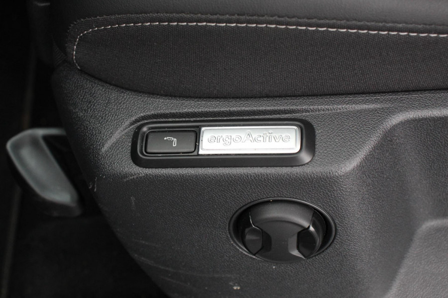 Volkswagen T-Roc 1.5 TSI 150pk DSG Style | Navigatie | Climate Control | Parkeer sensoren | Adaptive Cruise Control | Led | Dab Volkswagen T-Roc 1.5 TSI 150pk DSG Style | Navigatie | Climate Control | Parkeer sensoren | Adaptive Cruise Control | Led | Dab