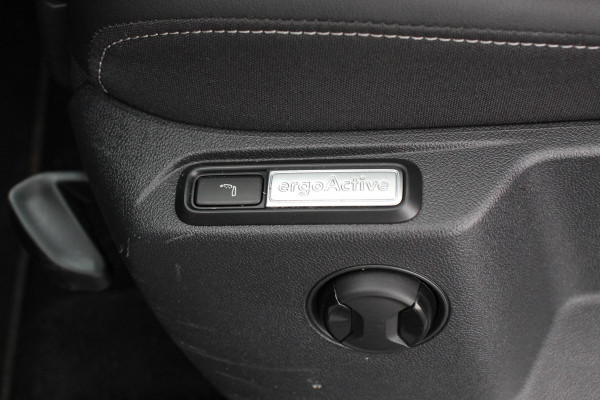 Volkswagen T-Roc 1.5 TSI 150pk DSG Style | Navigatie | Climate Control | Parkeer sensoren | Adaptive Cruise Control | Led | Dab Volkswagen T-Roc 1.5 TSI 150pk DSG Style | Navigatie | Climate Control | Parkeer sensoren | Adaptive Cruise Control | Led | Dab