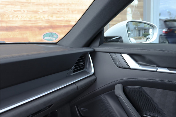 Porsche 911 3.0 Carrera GTS **Aero kit/Approved/Lift/Matrix/4WS**