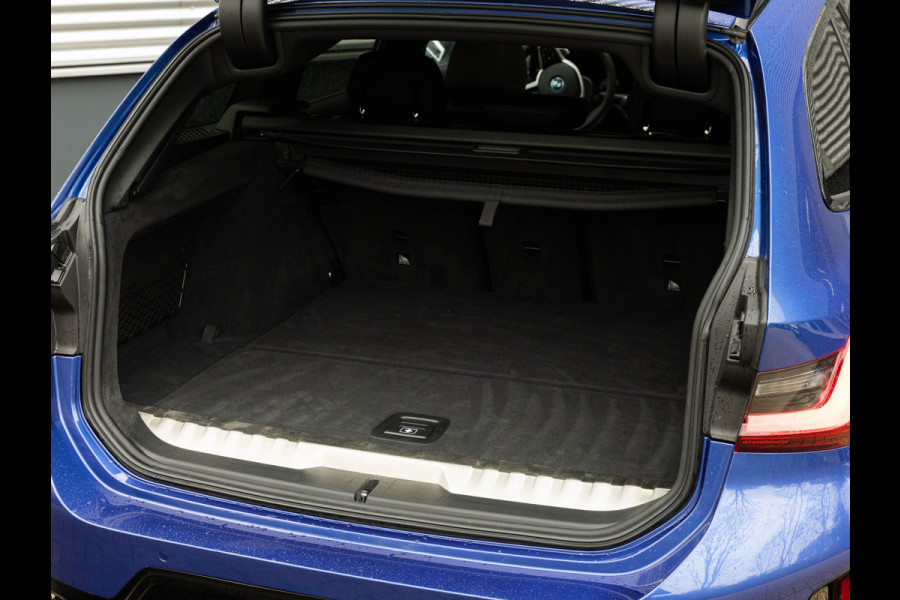 BMW 3 Serie Touring 330e M-Sport - Pano - Trekhaak - ACC - Hifi - Camera