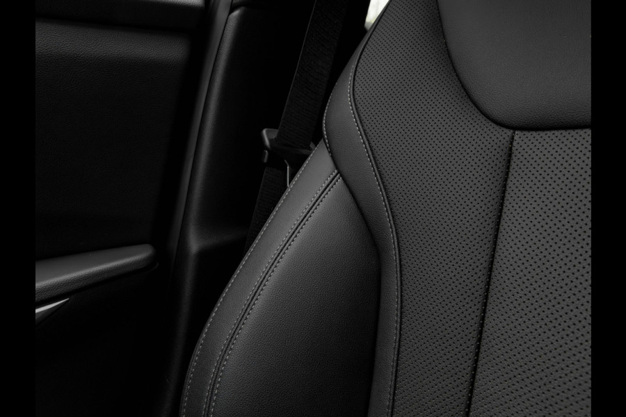 BMW 3 Serie Touring 330e M-Sport - Pano - Trekhaak - ACC - Hifi - Camera