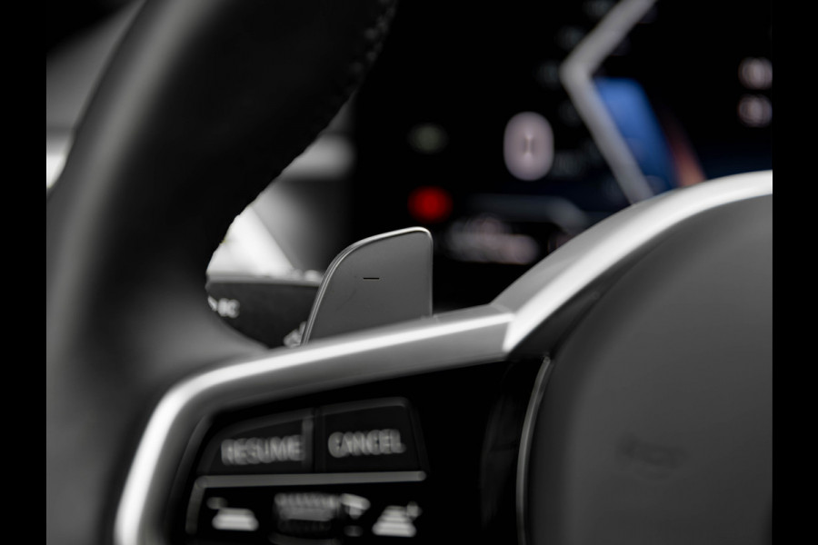 BMW 3 Serie Touring 330e M-Sport - Pano - Trekhaak - ACC - Hifi - Camera