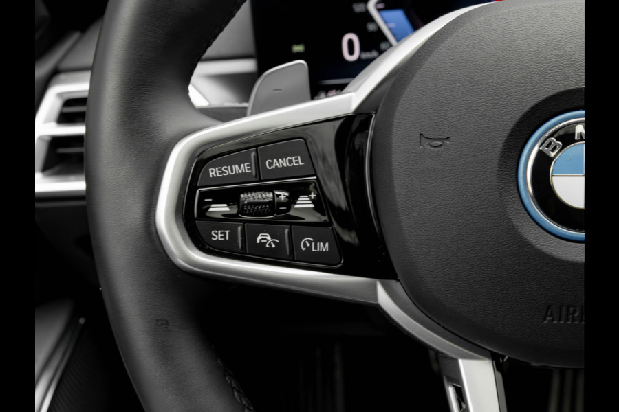 BMW 3 Serie Touring 330e M-Sport - Pano - Trekhaak - ACC - Hifi - Camera