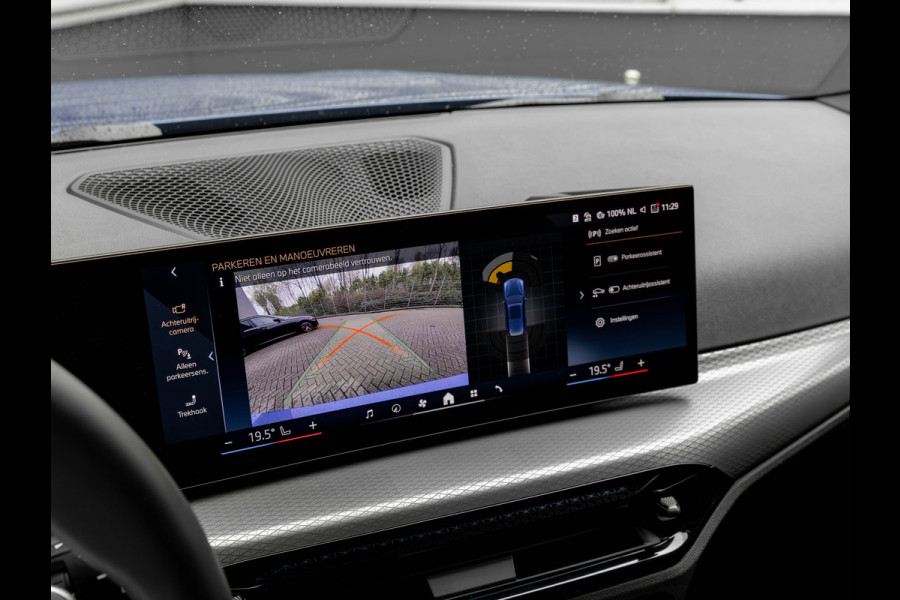 BMW 3 Serie Touring 330e M-Sport - Pano - Trekhaak - ACC - Hifi - Camera