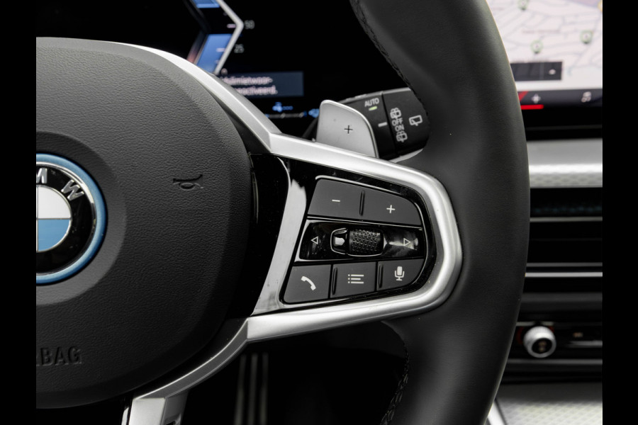 BMW 3 Serie Touring 330e M-Sport - Pano - Trekhaak - ACC - Hifi - Camera