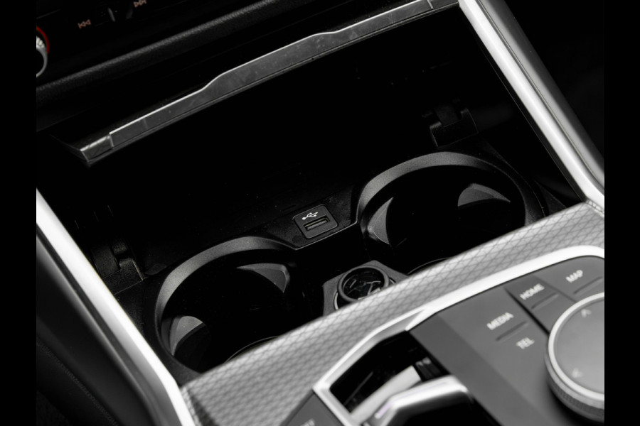 BMW 3 Serie Touring 330e M-Sport - Pano - Trekhaak - ACC - Hifi - Camera