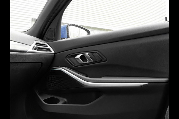 BMW 3 Serie Touring 330e M-Sport - Pano - Trekhaak - ACC - Hifi - Camera