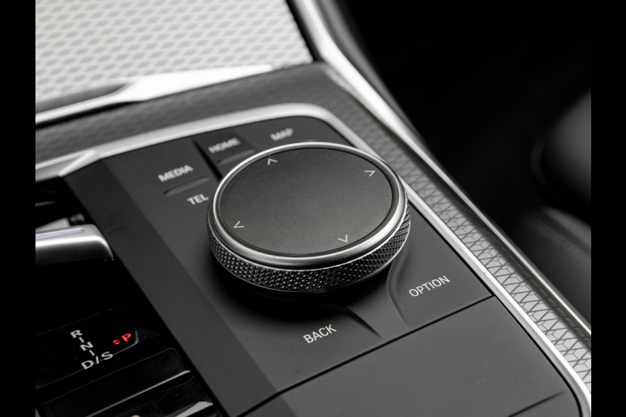 BMW 3 Serie Touring 330e M-Sport - Pano - Trekhaak - ACC - Hifi - Camera