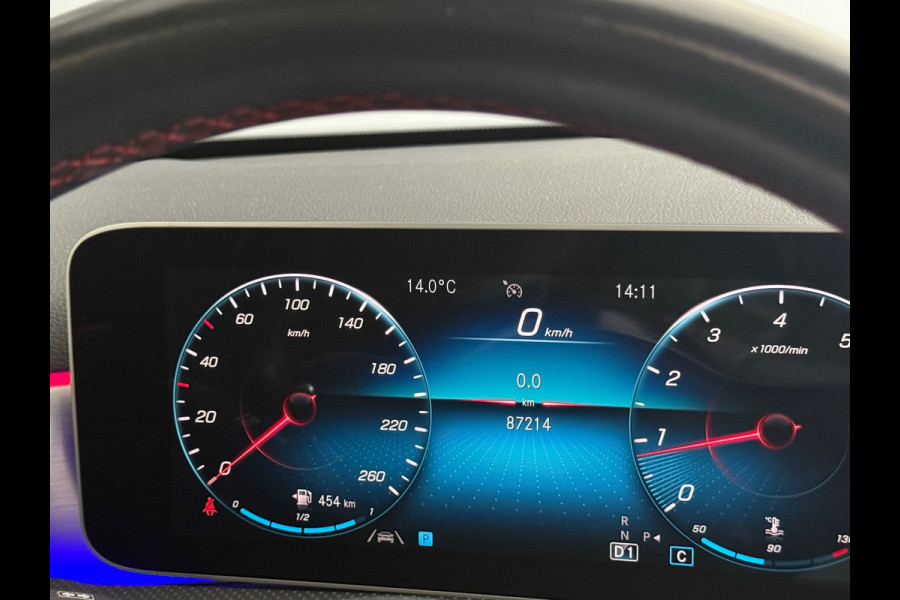 Mercedes-Benz A-Klasse 180 AMG NIGHT Pano|Sfeer|Memory|Dealer Onderhouden Mercedes-Benz A-Klasse 180 AMG NIGHT Pano|Sfeer|Memory|Dealer Onderhouden