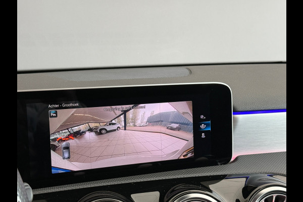 Mercedes-Benz A-Klasse 180 AMG NIGHT Pano|Sfeer|Memory|Dealer Onderhouden Mercedes-Benz A-Klasse 180 AMG NIGHT Pano|Sfeer|Memory|Dealer Onderhouden