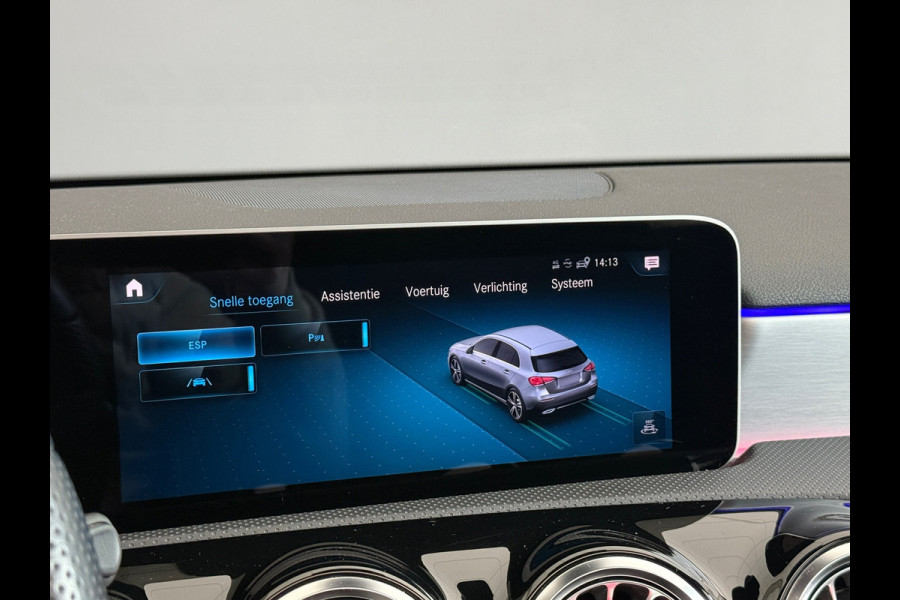 Mercedes-Benz A-Klasse 180 AMG NIGHT Pano|Sfeer|Memory|Dealer Onderhouden Mercedes-Benz A-Klasse 180 AMG NIGHT Pano|Sfeer|Memory|Dealer Onderhouden