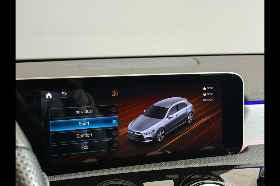 Mercedes-Benz A-Klasse 180 AMG NIGHT Pano|Sfeer|Memory|Dealer Onderhouden Mercedes-Benz A-Klasse 180 AMG NIGHT Pano|Sfeer|Memory|Dealer Onderhouden