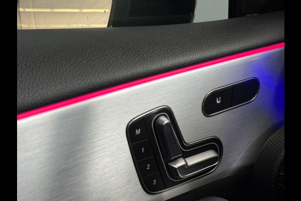 Mercedes-Benz A-Klasse 180 AMG NIGHT Pano|Sfeer|Memory|Dealer Onderhouden Mercedes-Benz A-Klasse 180 AMG NIGHT Pano|Sfeer|Memory|Dealer Onderhouden