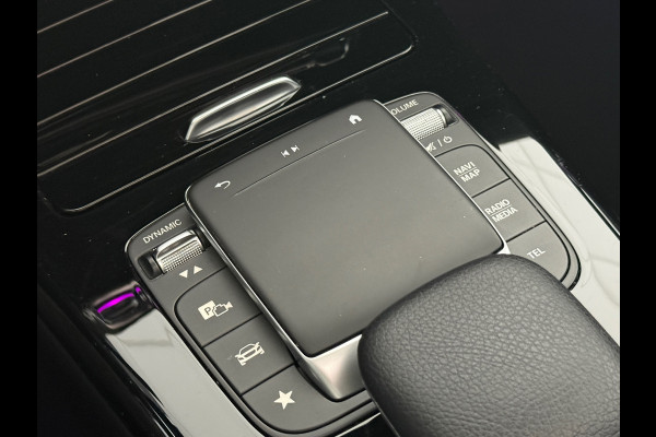 Mercedes-Benz A-Klasse 180 AMG NIGHT Pano|Sfeer|Memory|Dealer Onderhouden Mercedes-Benz A-Klasse 180 AMG NIGHT Pano|Sfeer|Memory|Dealer Onderhouden