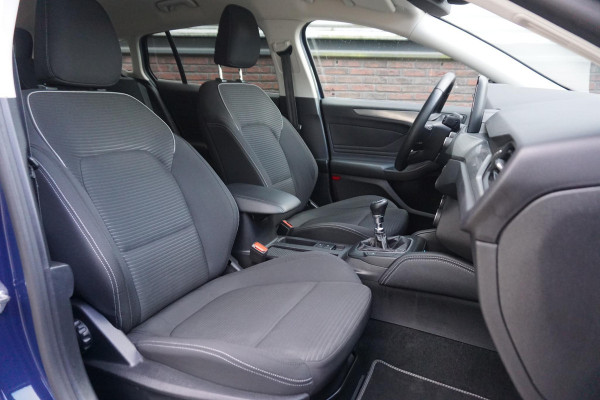 Ford FOCUS Wagon 1.0 EcoB.125PK Hybrid Titanium X Bus./Trekhaak/ Winter+Technologypack.