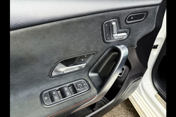 Mercedes-Benz A-Klasse A200 AMG Limousine | Memory|Night-pakket|Keyless|Multibeam