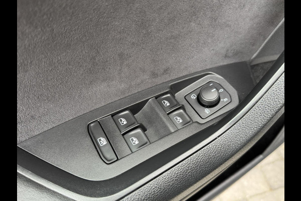 Škoda Kodiaq 1.5 TSI Sportline Automaat | Panoramadak | ACC adaptieve cruise control | 20 inch lichtmetalen velgen | Dodehoek detectie | LED Škoda Kodiaq 1.5 TSI Sportline Automaat | Panoramadak | ACC adaptieve cruise control | 20 inch lichtmetalen velgen | Dodehoek detectie | LED