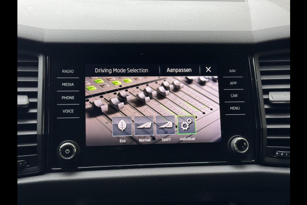 Škoda Kodiaq 1.5 TSI Sportline Automaat | Panoramadak | ACC adaptieve cruise control | 20 inch lichtmetalen velgen | Dodehoek detectie | LED Škoda Kodiaq 1.5 TSI Sportline Automaat | Panoramadak | ACC adaptieve cruise control | 20 inch lichtmetalen velgen | Dodehoek detectie | LED
