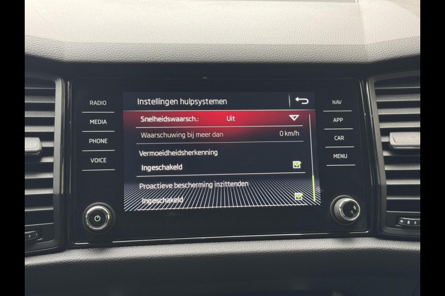 Škoda Kodiaq 1.5 TSI Sportline Automaat | Panoramadak | ACC adaptieve cruise control | 20 inch lichtmetalen velgen | Dodehoek detectie | LED Škoda Kodiaq 1.5 TSI Sportline Automaat | Panoramadak | ACC adaptieve cruise control | 20 inch lichtmetalen velgen | Dodehoek detectie | LED