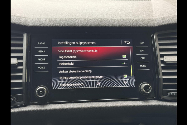 Škoda Kodiaq 1.5 TSI Sportline Automaat | Panoramadak | ACC adaptieve cruise control | 20 inch lichtmetalen velgen | Dodehoek detectie | LED Škoda Kodiaq 1.5 TSI Sportline Automaat | Panoramadak | ACC adaptieve cruise control | 20 inch lichtmetalen velgen | Dodehoek detectie | LED