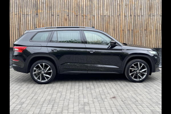 Škoda Kodiaq 1.5 TSI Sportline Automaat | Panoramadak | ACC adaptieve cruise control | 20 inch lichtmetalen velgen | Dodehoek detectie | LED Škoda Kodiaq 1.5 TSI Sportline Automaat | Panoramadak | ACC adaptieve cruise control | 20 inch lichtmetalen velgen | Dodehoek detectie | LED