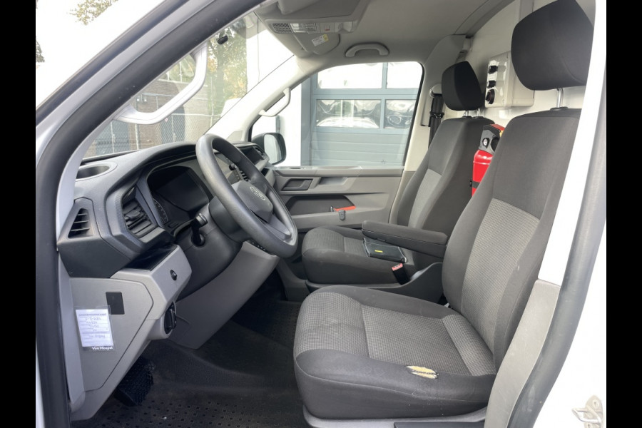 Volkswagen Transporter 2.0 TDI 150PK DSG Dierenvervoer