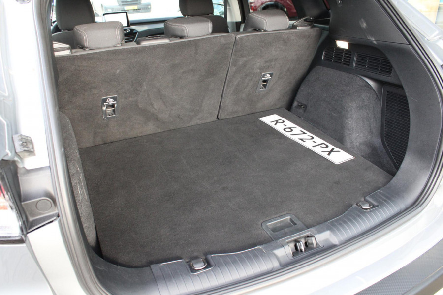 Ford Kuga 1.5 EcoBoost Titanium X | Trekhaak 1800KG | Stoel + Stuurverwarming | Cruise Control | Navigatie | Climate Control | Ford Kuga 1.5 EcoBoost Titanium X | Trekhaak 1800KG | Stoel + Stuurverwarming | Cruise Control | Navigatie | Climate Control |