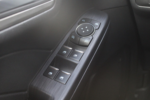 Ford Kuga 1.5 EcoBoost Titanium X | Trekhaak 1800KG | Stoel + Stuurverwarming | Cruise Control | Navigatie | Climate Control | Ford Kuga 1.5 EcoBoost Titanium X | Trekhaak 1800KG | Stoel + Stuurverwarming | Cruise Control | Navigatie | Climate Control |