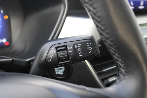 Ford Kuga 1.5 EcoBoost Titanium X | Trekhaak 1800KG | Stoel + Stuurverwarming | Cruise Control | Navigatie | Climate Control | Ford Kuga 1.5 EcoBoost Titanium X | Trekhaak 1800KG | Stoel + Stuurverwarming | Cruise Control | Navigatie | Climate Control |