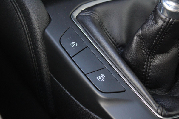 Ford Kuga 1.5 EcoBoost Titanium X | Trekhaak 1800KG | Stoel + Stuurverwarming | Cruise Control | Navigatie | Climate Control | Ford Kuga 1.5 EcoBoost Titanium X | Trekhaak 1800KG | Stoel + Stuurverwarming | Cruise Control | Navigatie | Climate Control |