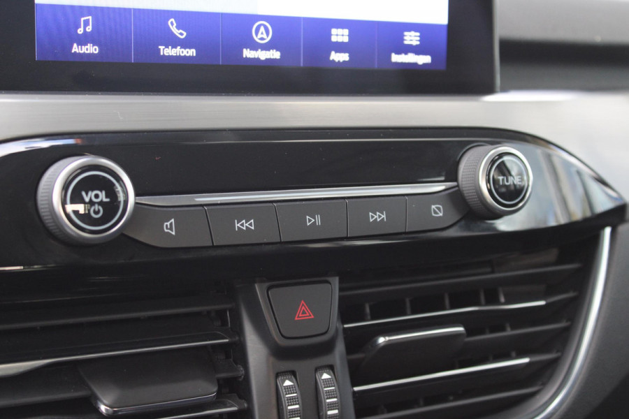 Ford Kuga 1.5 EcoBoost Titanium X | Trekhaak 1800KG | Stoel + Stuurverwarming | Cruise Control | Navigatie | Climate Control | Ford Kuga 1.5 EcoBoost Titanium X | Trekhaak 1800KG | Stoel + Stuurverwarming | Cruise Control | Navigatie | Climate Control |