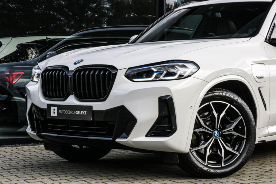 BMW X3 XDrive30e M-SPORT - PANO - TREKAAK - LASER - VOL!! BMW X3 XDrive30e M-SPORT - PANO - TREKAAK - LASER - VOL!!