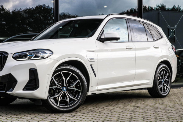 BMW X3 XDrive30e M-SPORT - PANO - TREKAAK - LASER - VOL!! BMW X3 XDrive30e M-SPORT - PANO - TREKAAK - LASER - VOL!!